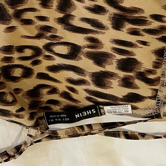 Leopard print tie up top - Picture 3 of 3